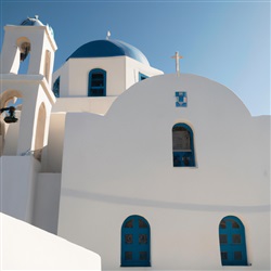 Ontdek de betoverende schoonheid van Zoodochos Pigi, de blauwe kerk in Pyrgos